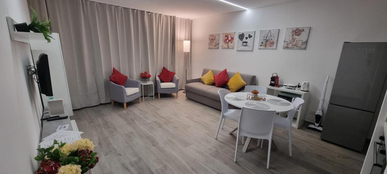 Adele'S Apartment Bissone Exterior foto